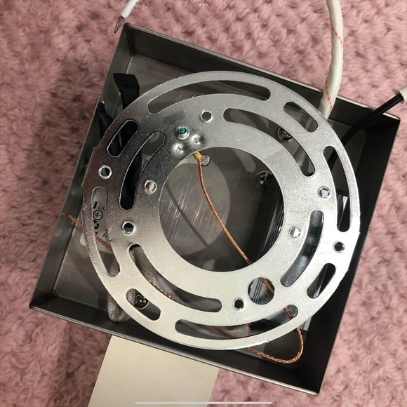 Chrome wall mounted light, accent wall light, silver light, modern look - Picture 7 of 8